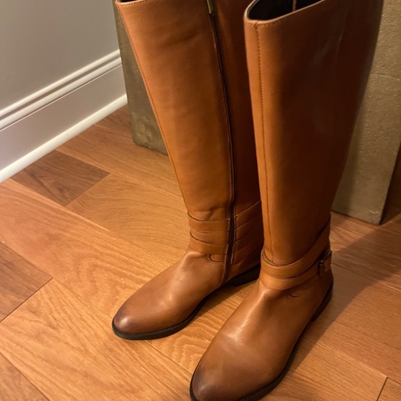 Boots - Picture 4 of 5